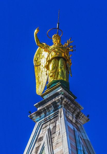 Perry, William 아티스트의 Golden Archangel Gabriel Statue Campanile Bell Tower-Piazza San Marco-Saint Marks Square-Venice-Ita작품입니다.